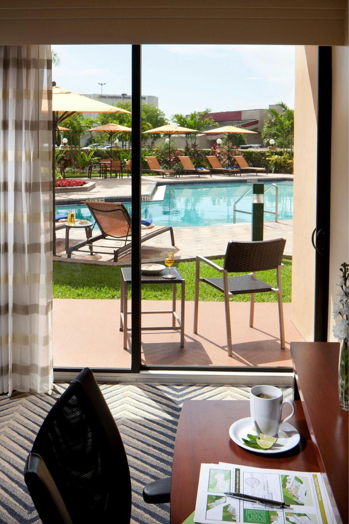 Courtyard By Marriott Fort Lauderdale East / Lauderdale-By-The-Sea Eksteriør bilde