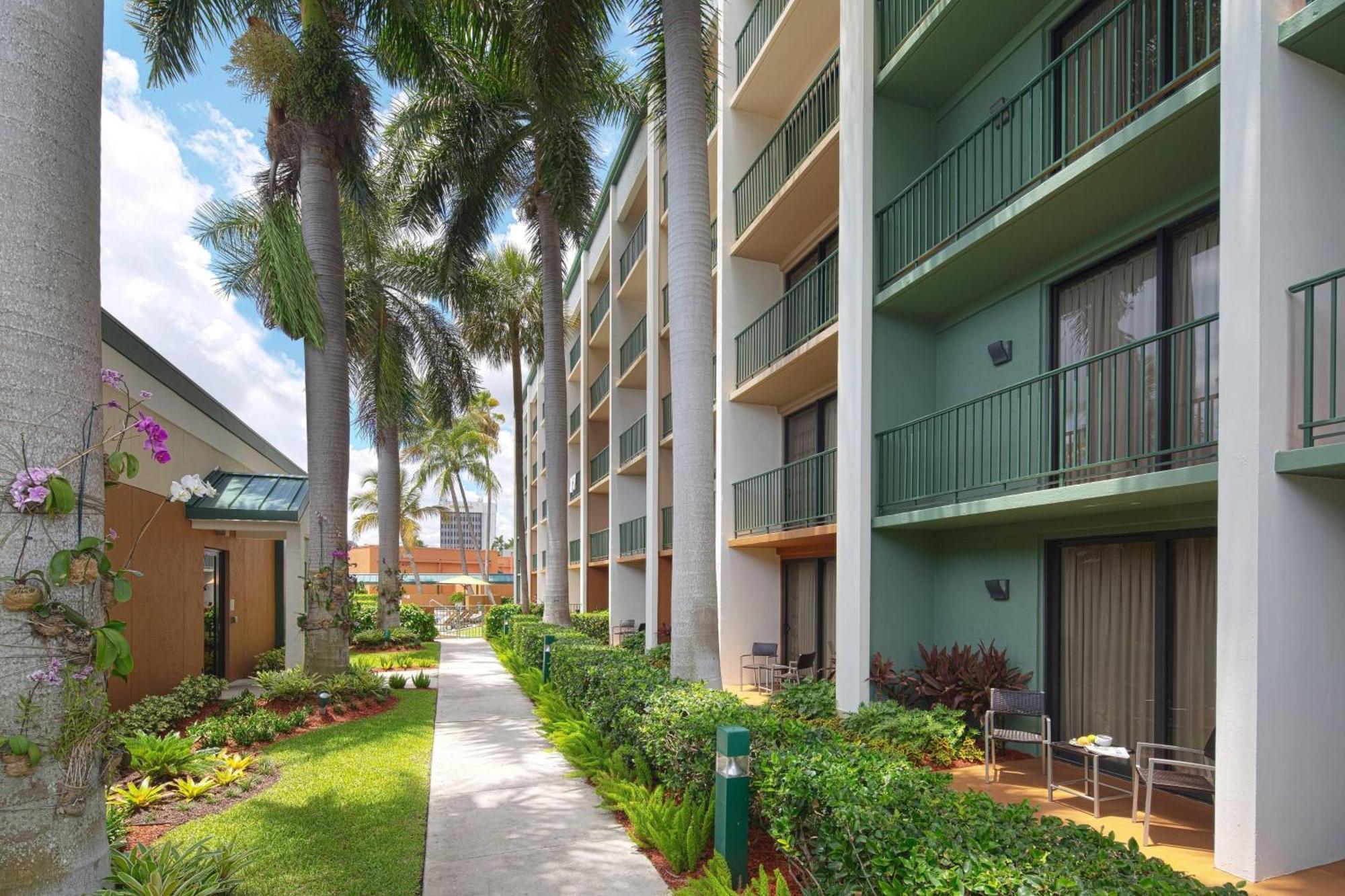 Courtyard By Marriott Fort Lauderdale East / Lauderdale-By-The-Sea Eksteriør bilde